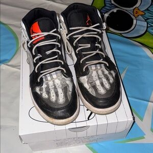 Nike Kids Sneakers Black and White with Red Accent